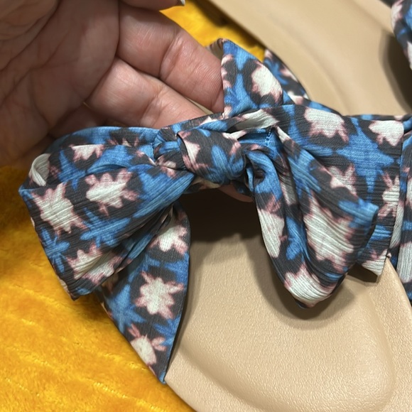 Loft Bow-Tie Floral Print Slip-On Sandals Size 9.5 NWT - Picture 3 of 6